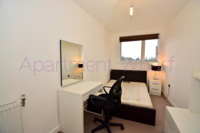 Double Room - Single use room to rent in Poplar