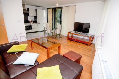 whole premises  apartment to rent in Canada Water