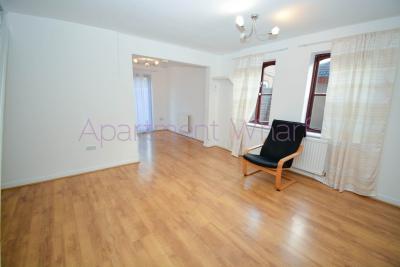 whole premises  apartment to rent in Beckton