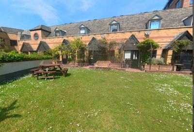 whole premises  apartment to rent in Southwark / Waterloo