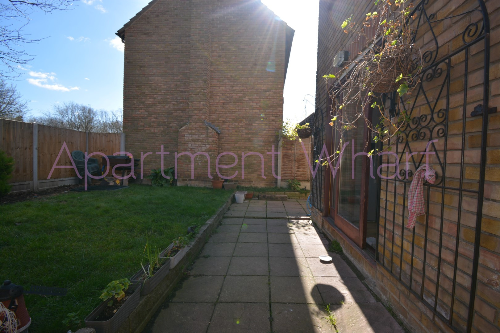 whole premises photo 20