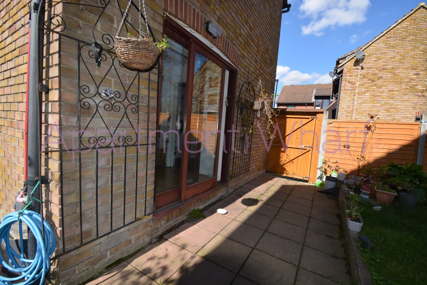 whole premises photo 17