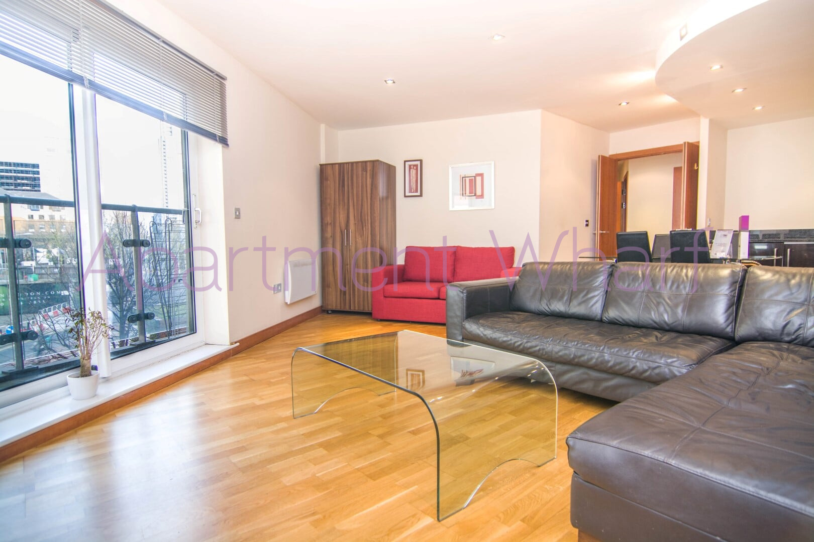 Apartment photo 8