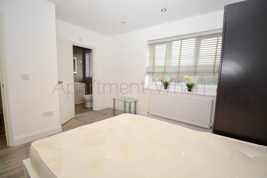 En-suite double room - single use