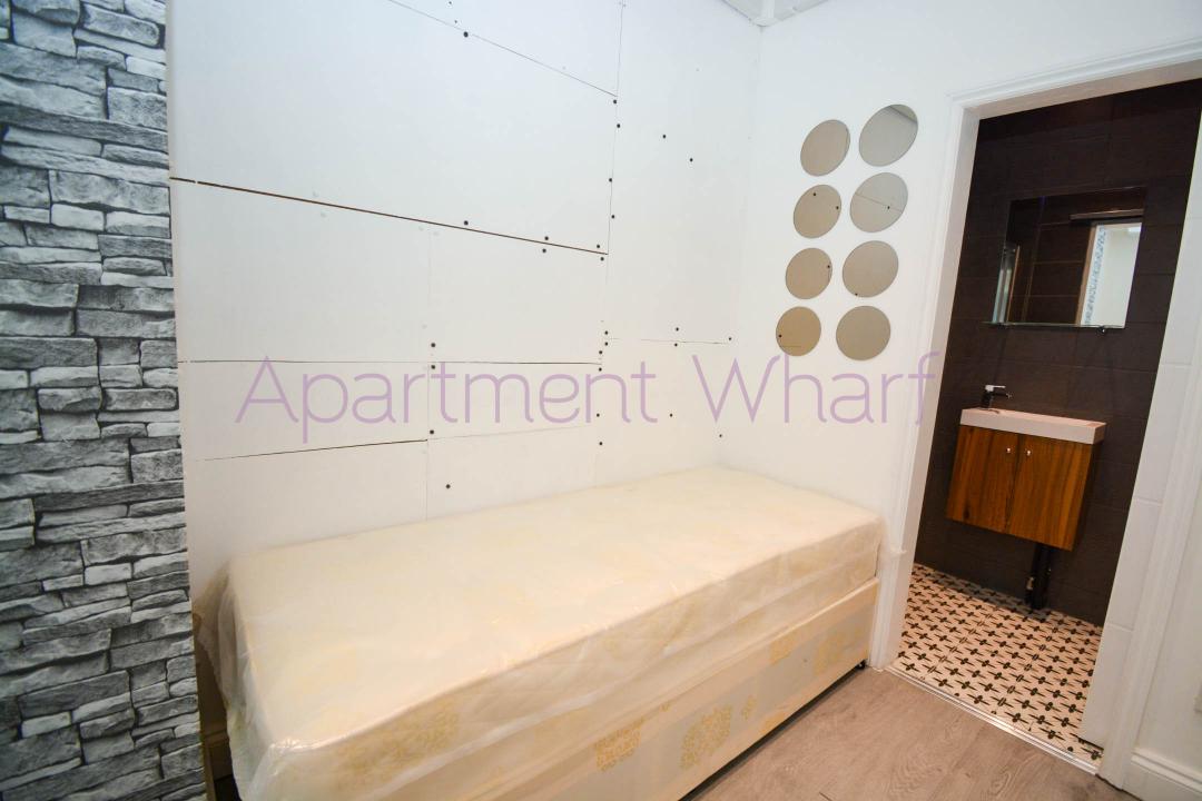 Ensuite Single room
