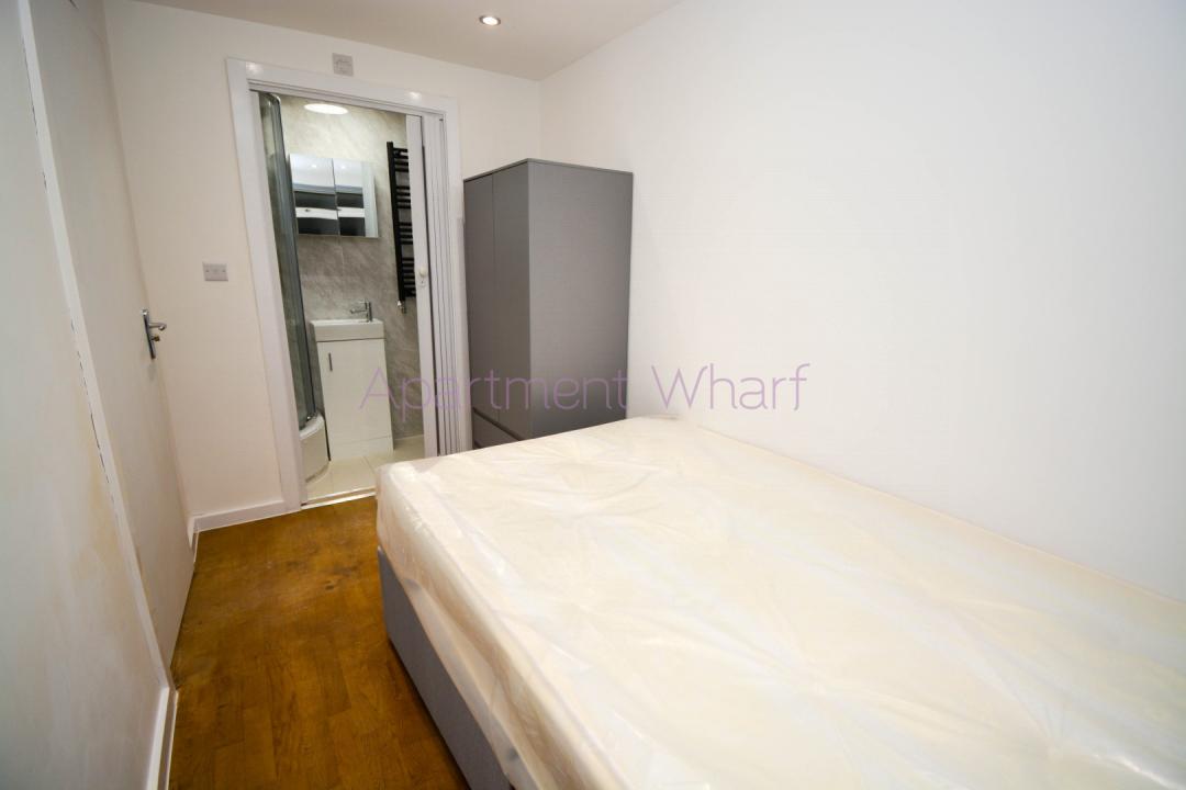 En-suite double room - single use