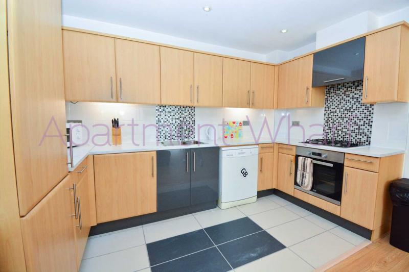 kitchen (Large).jpg