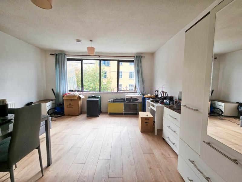 bathroom (Large).jpg