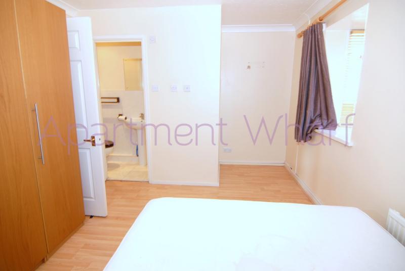 Ensuite Single room