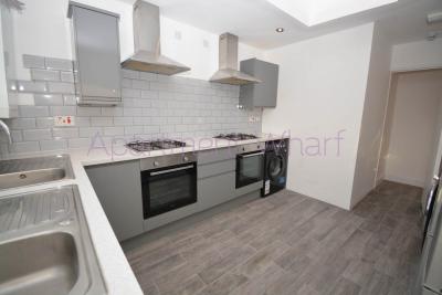 En-suite double room - single use photo 8