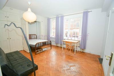 10a Peters Court