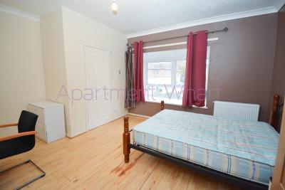 Ensuite double room photo 7