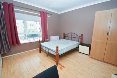 Ensuite double room photo 8