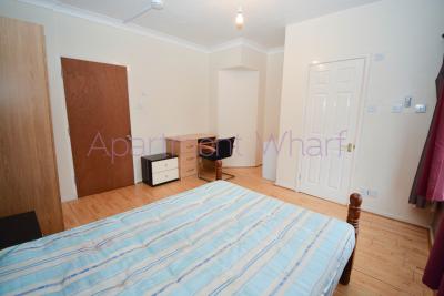 Ensuite double room photo 9