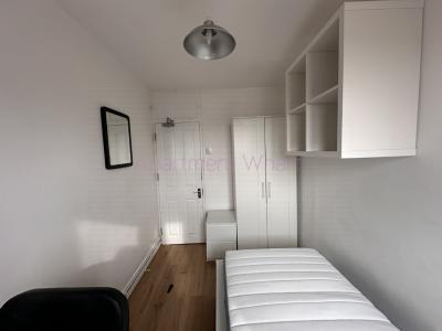 Double Room - Single use photo 6